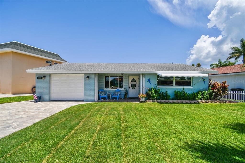302 176TH AVENUE CIRCLE REDINGTON SHORES, FL 33708