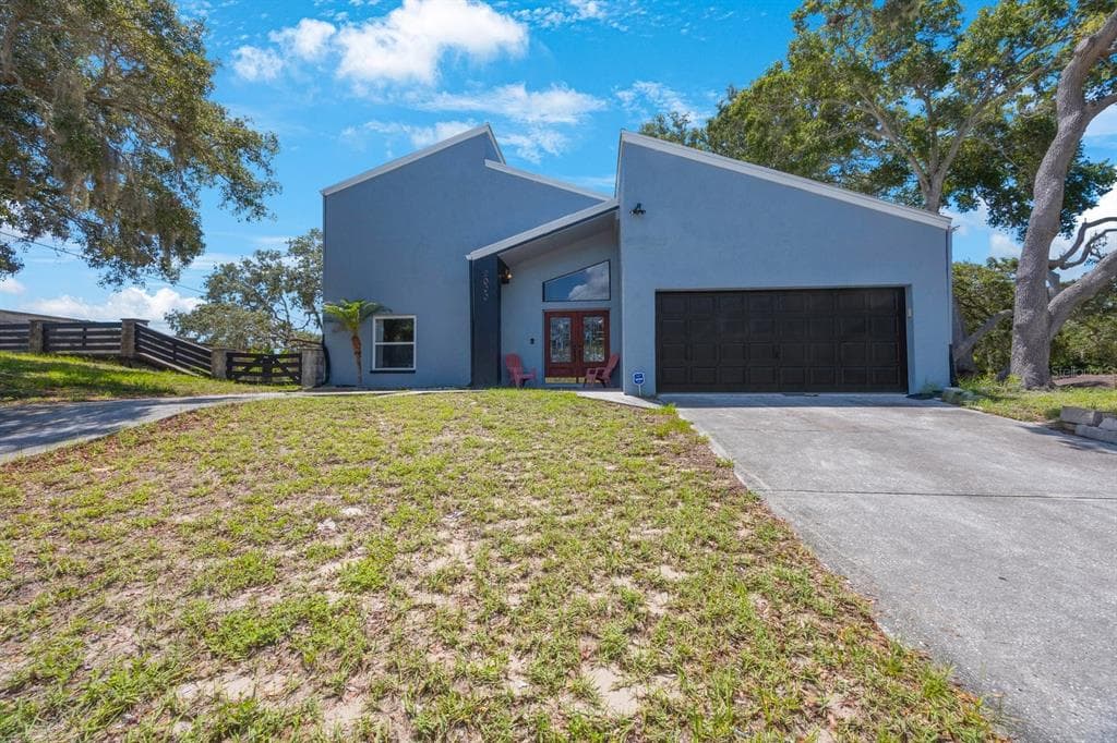 2000 BRENT PLACE PALM HARBOR, FL 34683