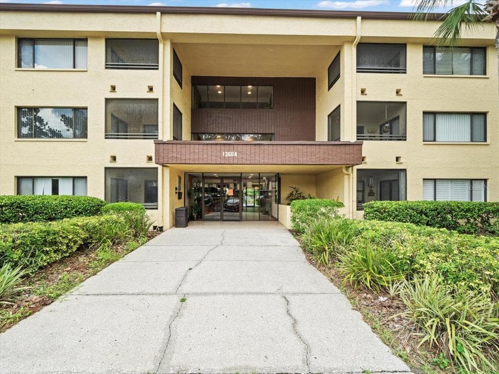 13604 S VILLAGE DRIVE UNIT 104 TAMPA, FL 33618