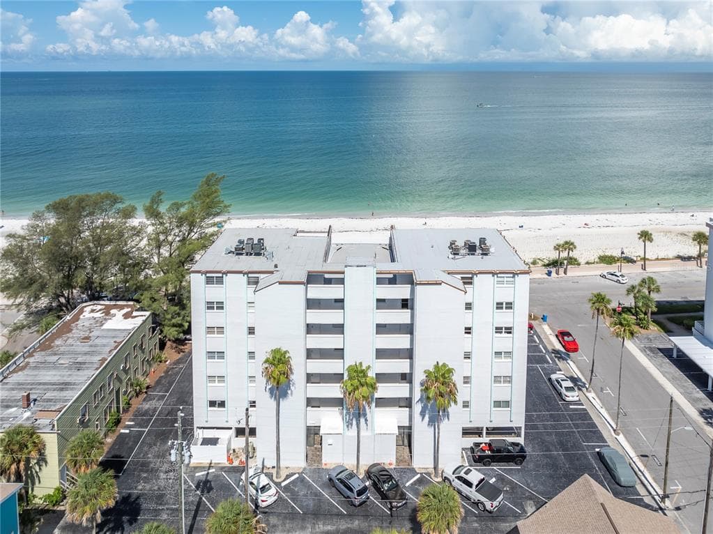 403 GULF WAY UNIT 302 ST PETE BEACH, FL 33706
