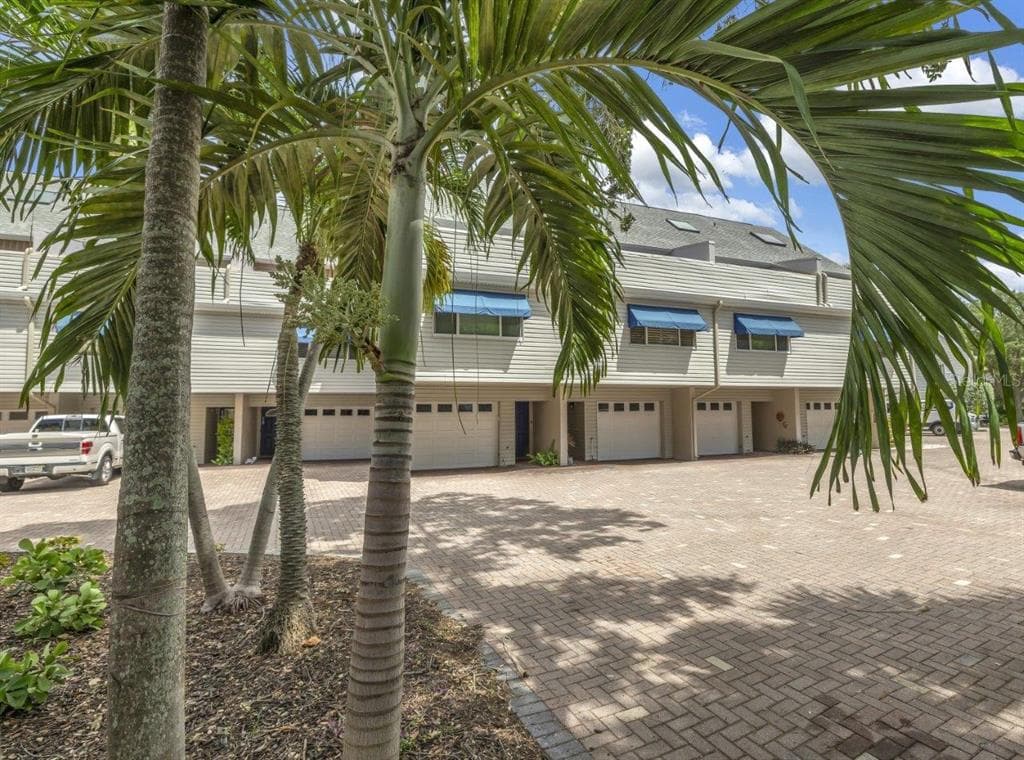 1355 PINELLAS BAYWAY S UNIT 17
