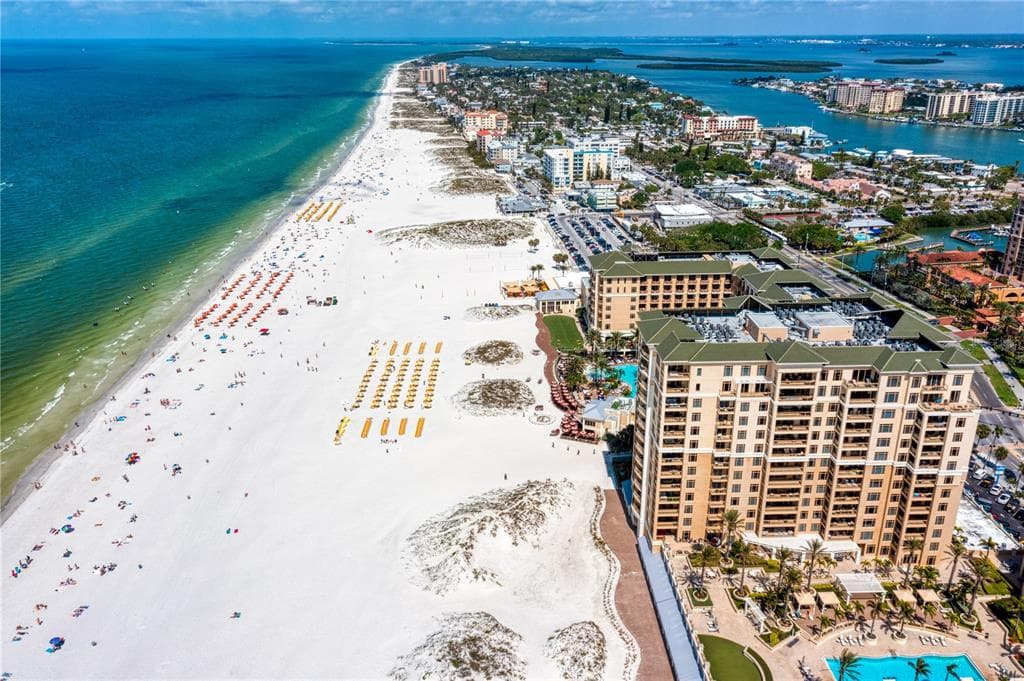 11 BAYMONT STREET UNIT 902 CLEARWATER BEACH, FL 33767