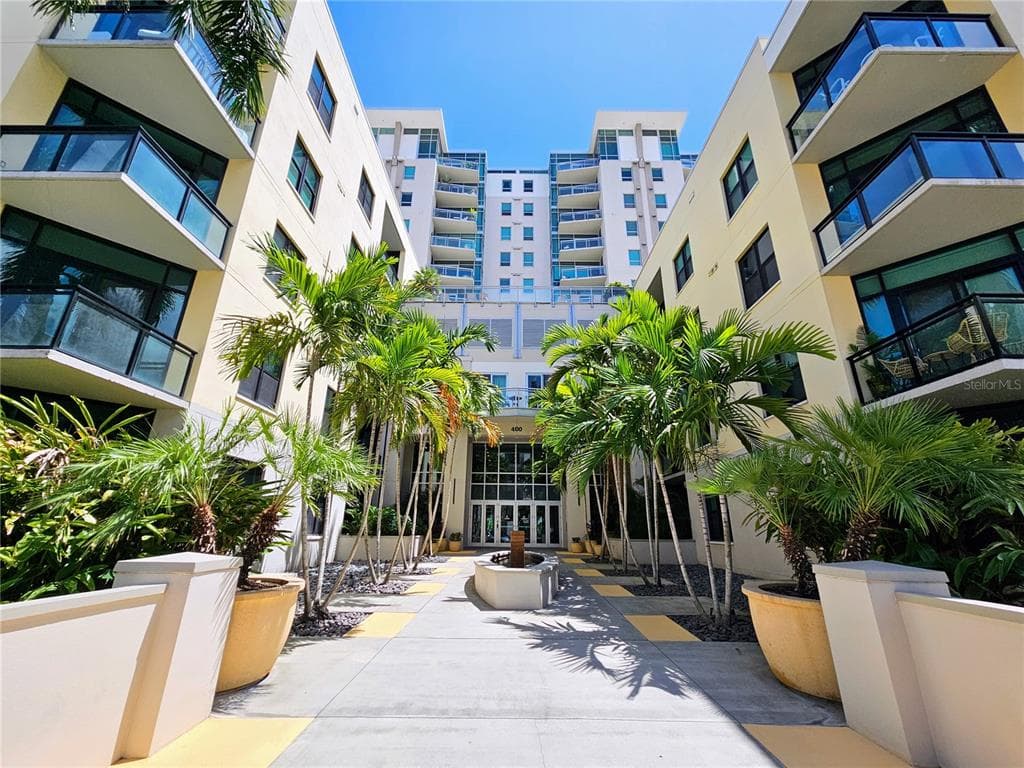 400 4TH AVENUE S UNIT 207