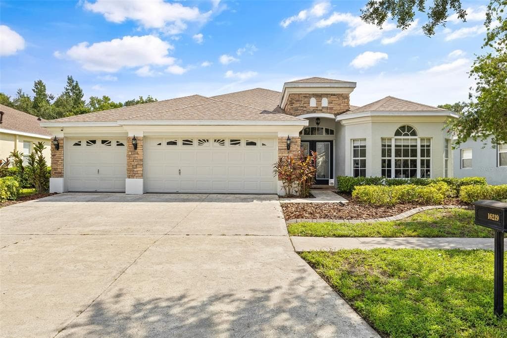 16219 BRIDGEPARK DRIVE LITHIA, FL 33547