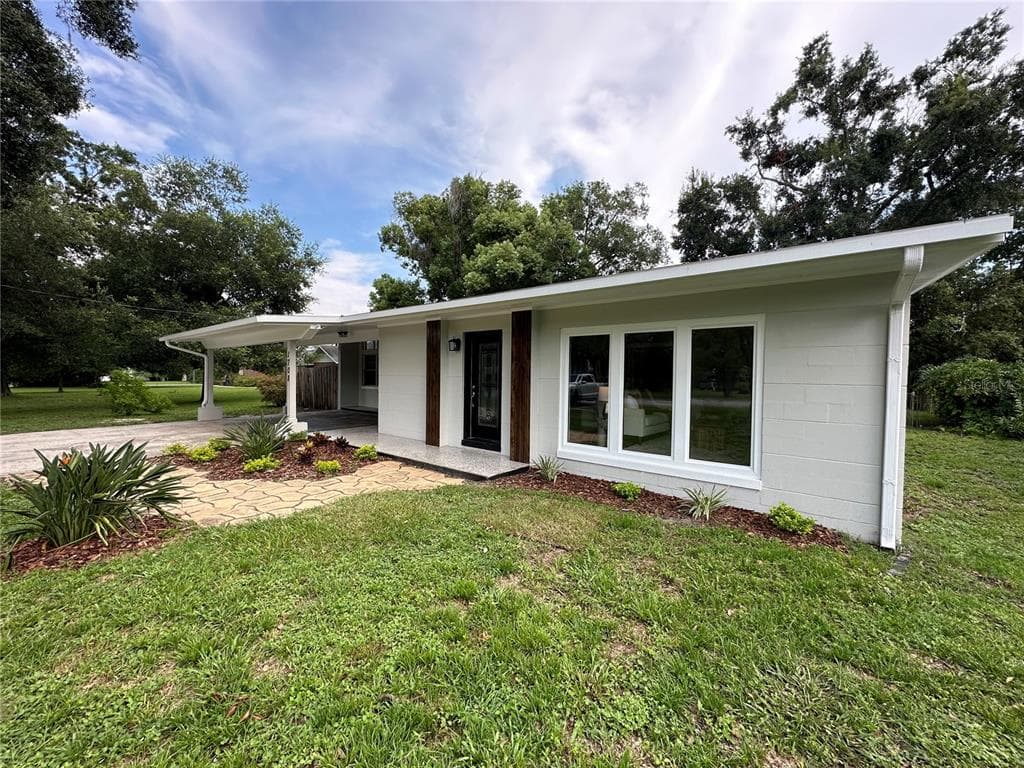 1708 W COUNTRY CLUB DRIVE