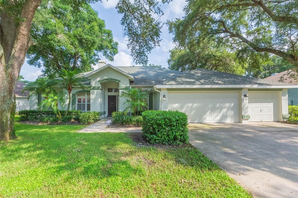 2246 EAGLE BLUFF DRIVE VALRICO, FL 33596