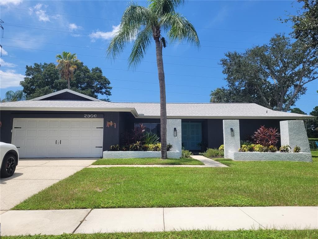 2906 CLUBHOUSE DRIVE W
