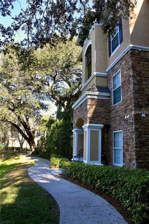 2402 COURTNEY MEADOWS COURT UNIT 204 TAMPA, FL 33619