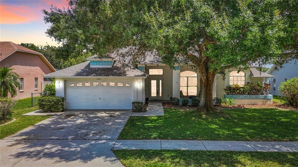 4804 CRESTKNOLL LANE