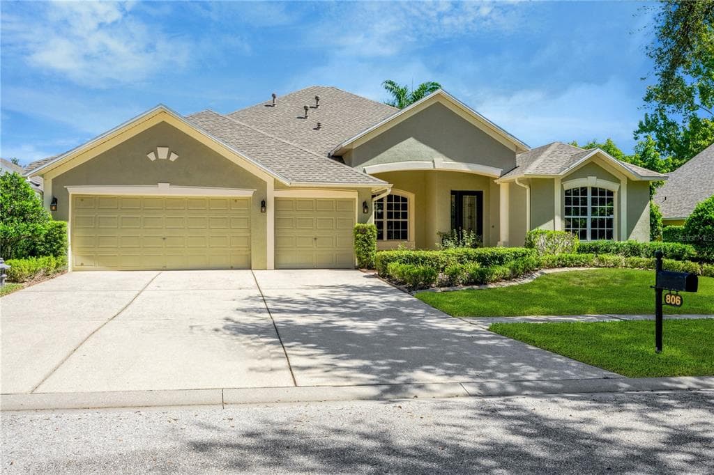 806 RED ASH COURT