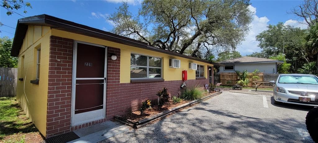 228 8TH AVENUE N UNIT 228 SAFETY HARBOR, FL 34695