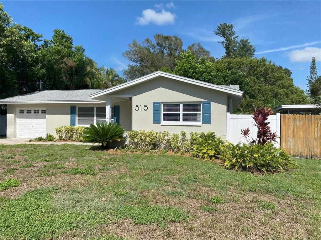 515 LENTZ ROAD BELLEAIR BLUFFS, FL 33770