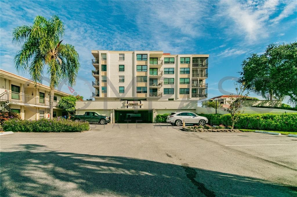 6177 SUN BOULEVARD UNIT 404 ST PETERSBURG, FL 33715