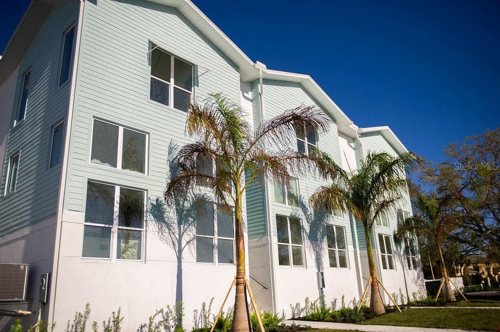 3870 POMPANO DRIVE SE ST PETERSBURG, FL 33705