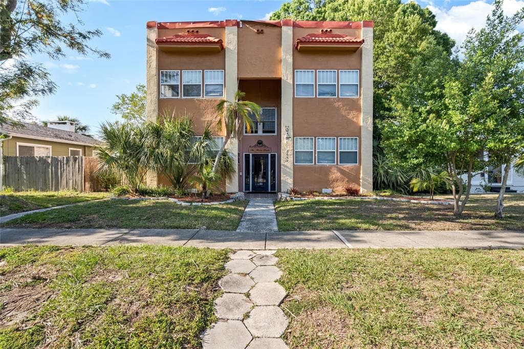 2449 BURLINGTON AVENUE N UNIT 4 ST PETERSBURG, FL 33713