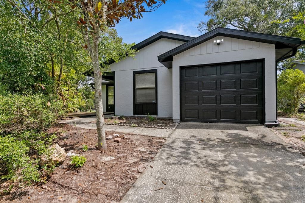 775 ARTHURS COURT