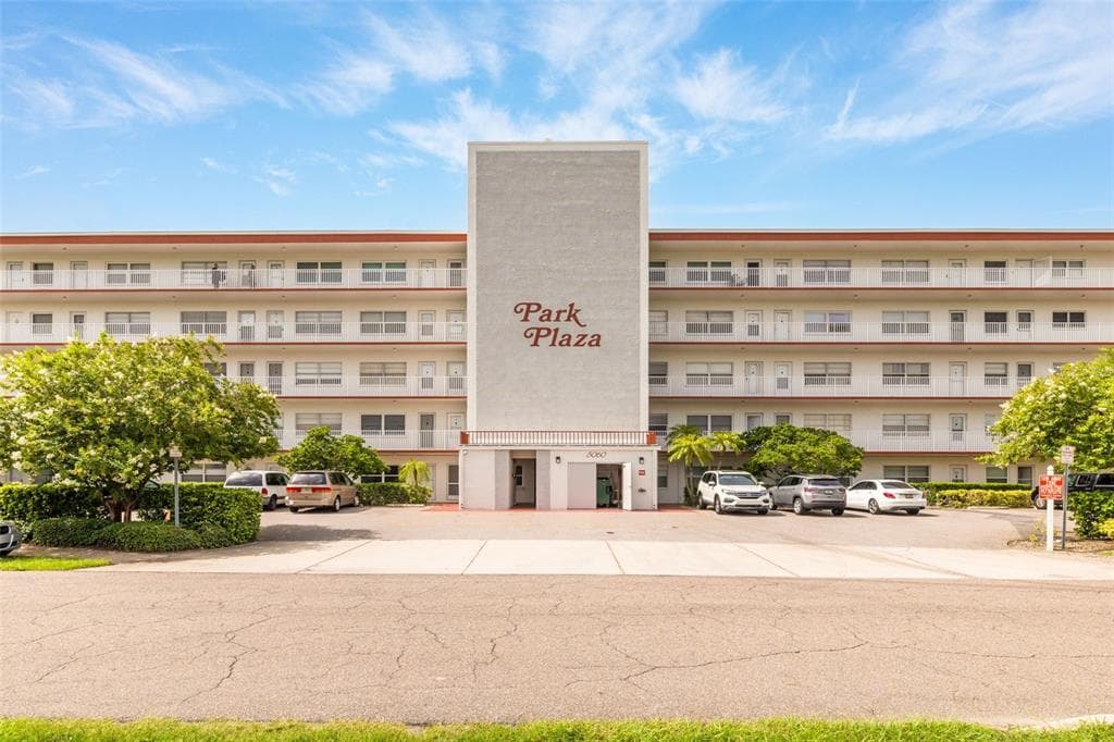 5060 76TH AVE N UNIT 101 PINELLAS PARK, FL 33781