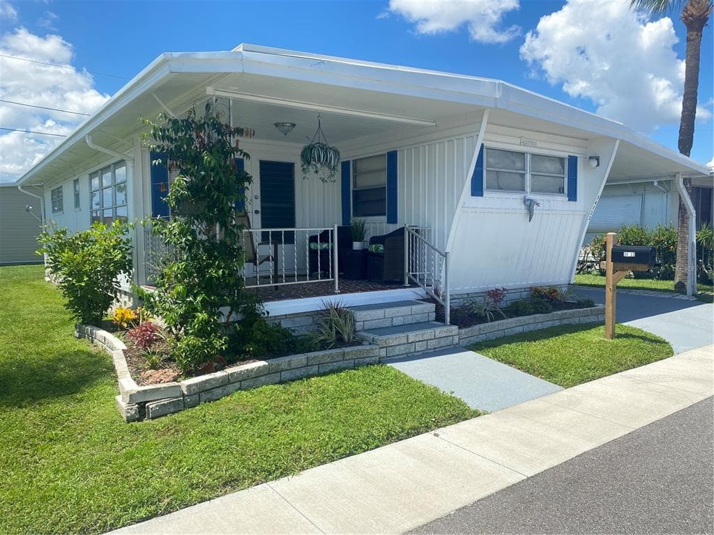 34122 OAK DRIVE N PINELLAS PARK, FL 33781