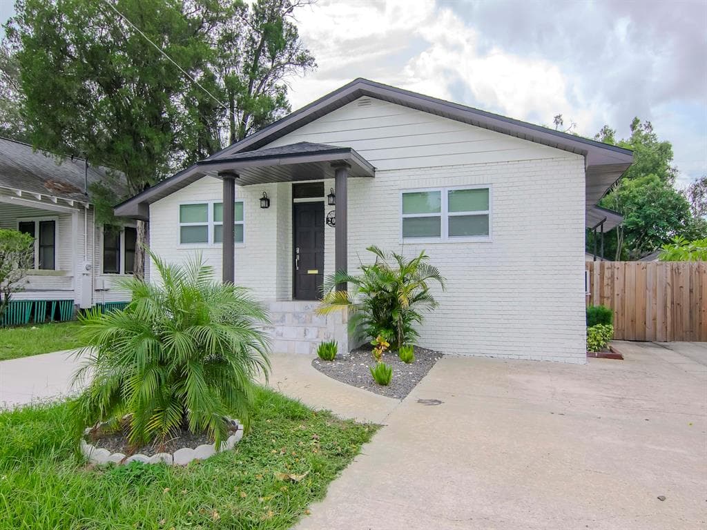 202 W NORTH BAY STREET TAMPA, FL 33603