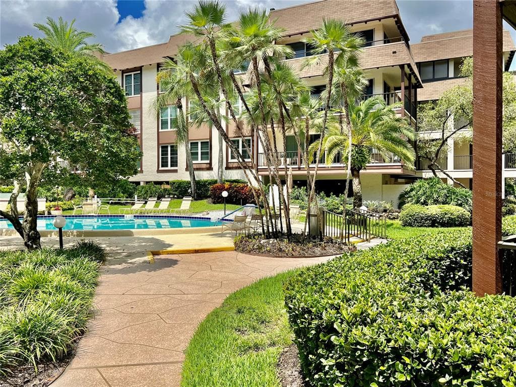 3035 COUNTRYSIDE BOULEVARD UNIT 14B CLEARWATER, FL 33761