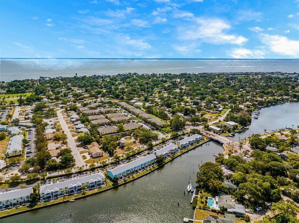 3889 POMPANO DRIVE SE UNIT C (Furnished) ST PETERSBURG, FL 33705