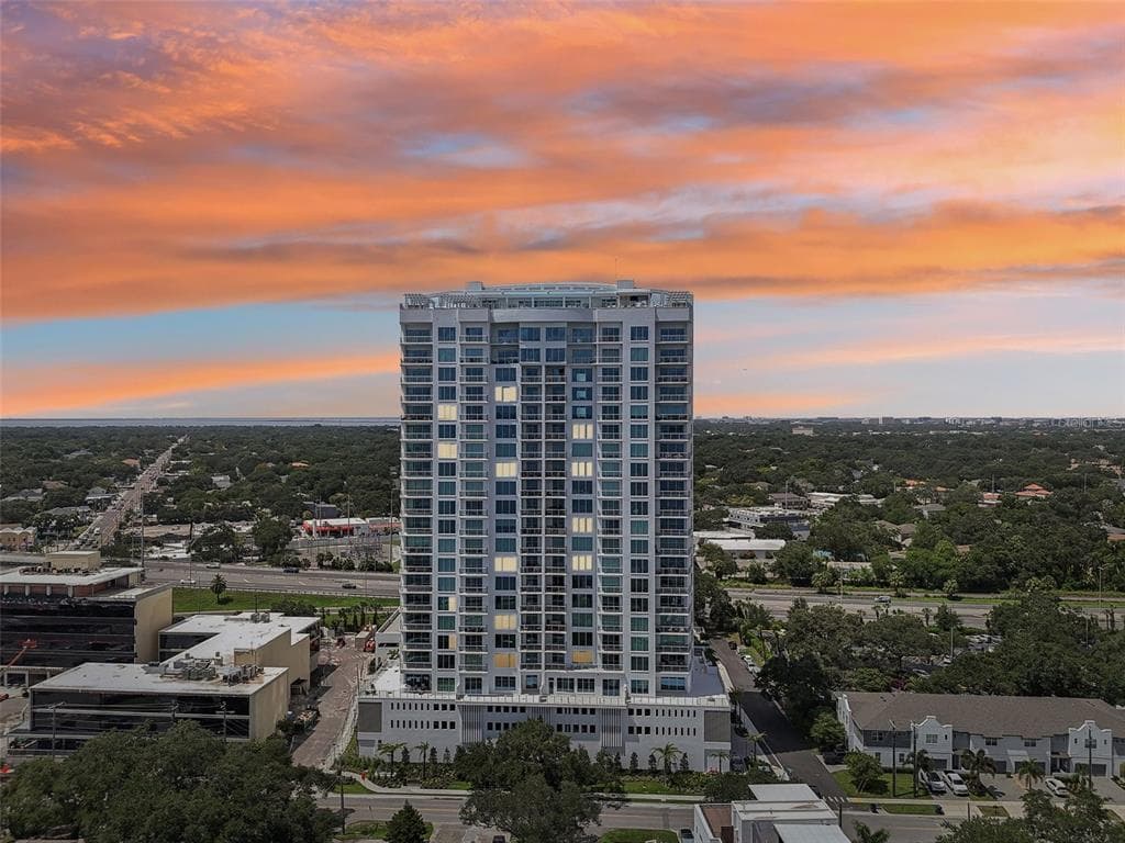 2910 W BARCELONA STREET UNIT 1704 TAMPA, FL 33629