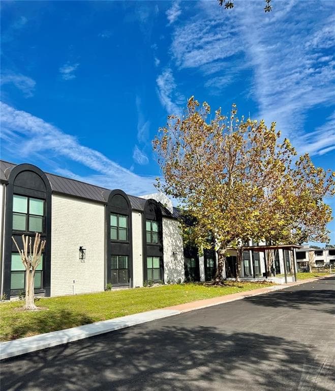 3909 W CLEVELAND STREET UNIT 208 TAMPA, FL 33609