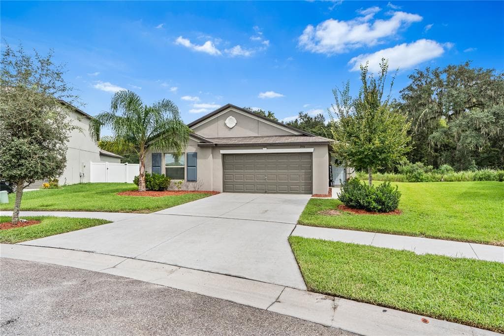 2956 LYTTON HALL DRIVE ZEPHYRHILLS, FL 33540
