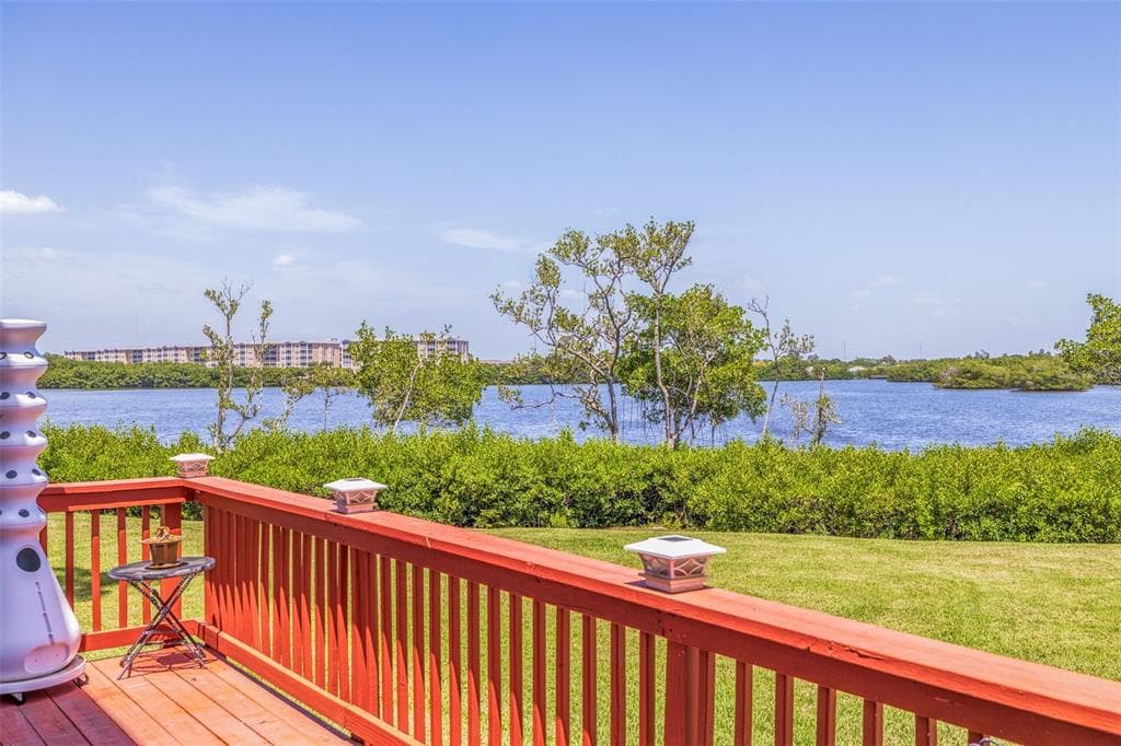 6499 99TH WAY N UNIT 18B ST PETERSBURG, FL 33708