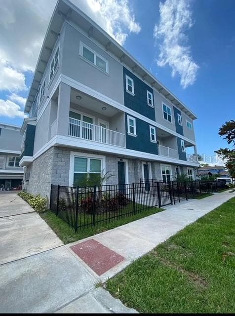 3702 W ROLAND STREET UNIT 8 TAMPA, FL 33609