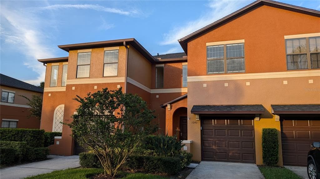 1040 TULLAMORE DRIVE WESLEY CHAPEL, FL 33543