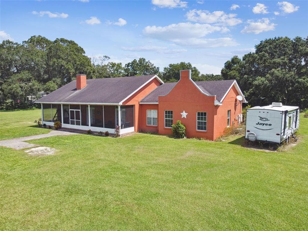 10701 TAYLOR ROAD THONOTOSASSA, FL 33592