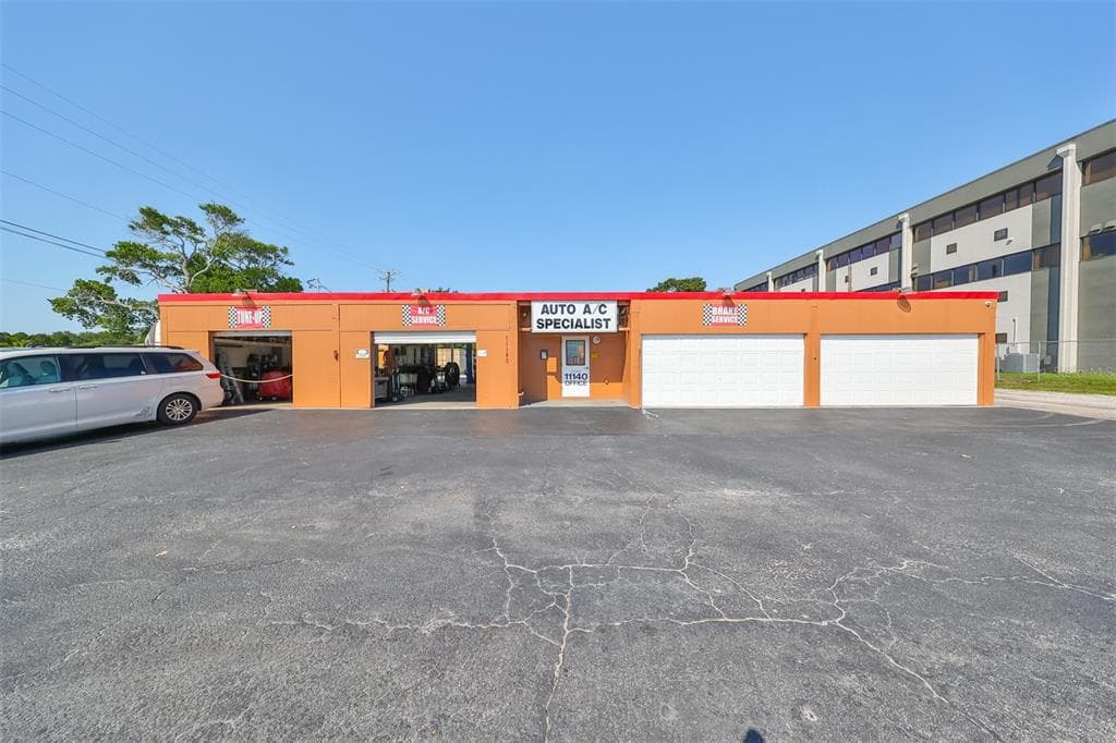 11140 SEMINOLE BOULEVARD LARGO, FL 33778