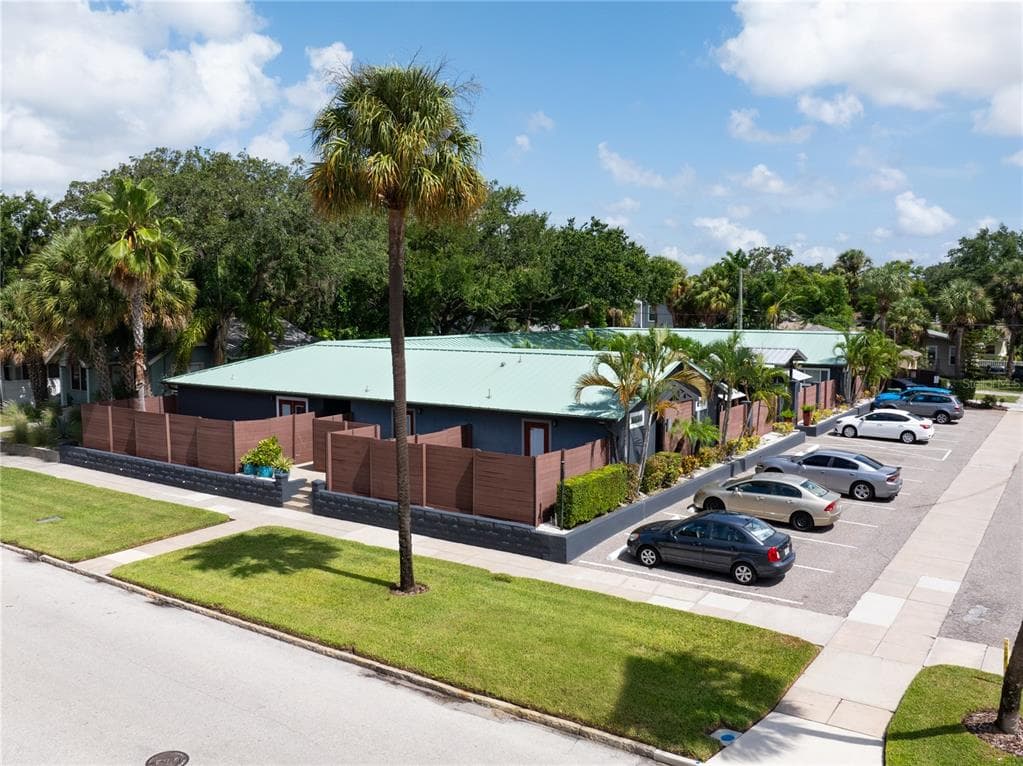 202 N FREMONT AVENUE UNIT 9 TAMPA, FL 33606