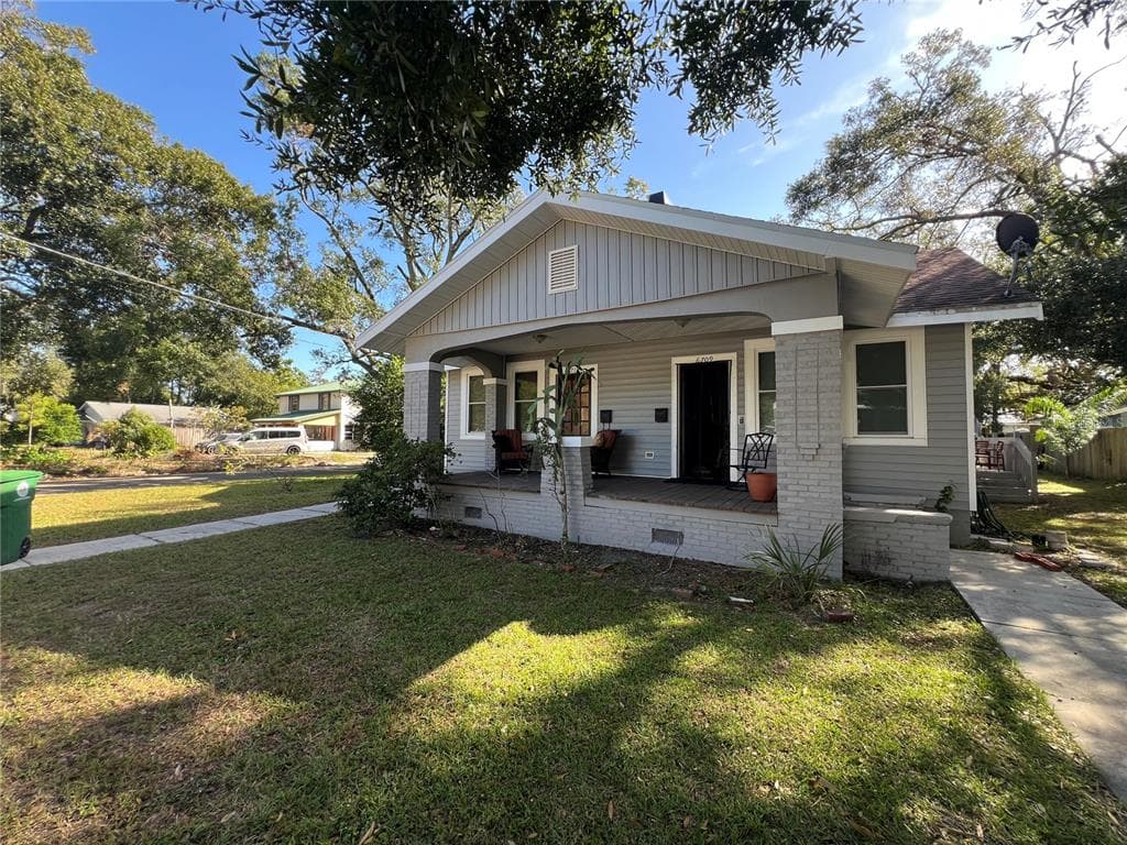6711 N BRANCH AVENUE TAMPA, FL 33604