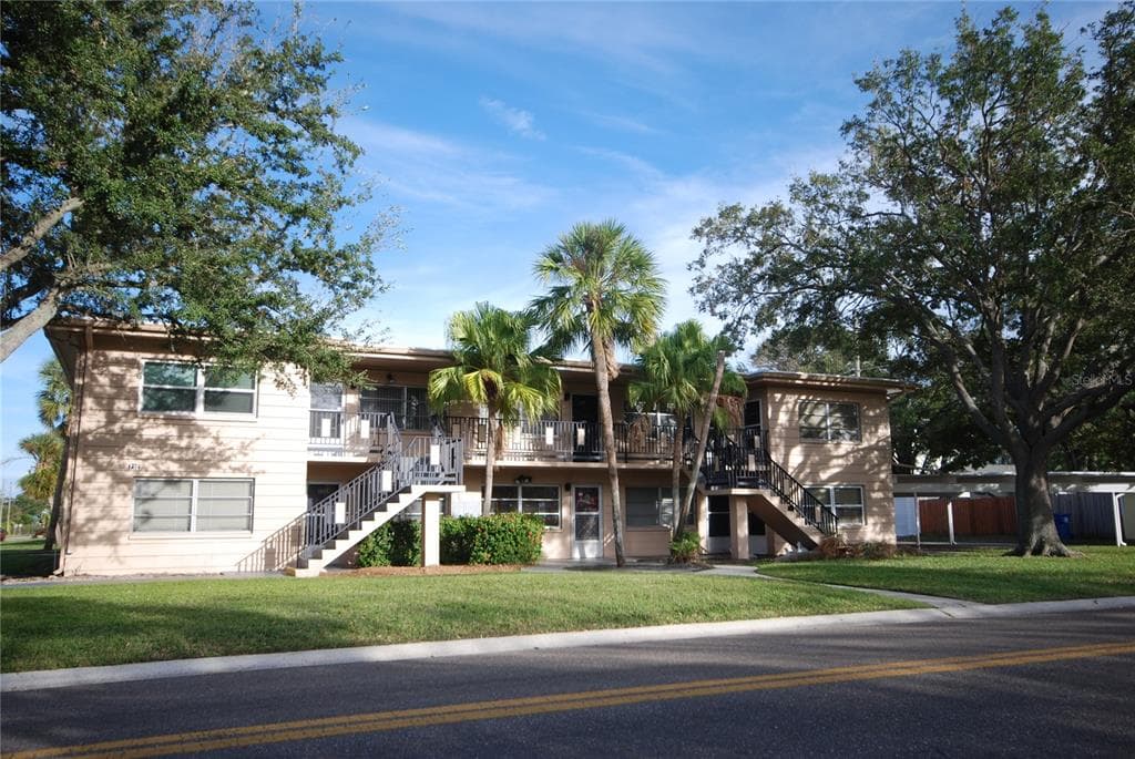 232 36 AVENUE N UNIT 102C