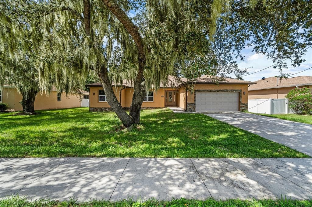 9915 PREVATT STREET GIBSONTON, FL 33534
