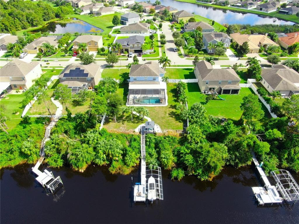 2602 CUMBERLAND CLIFF DRIVE RUSKIN, FL 33570