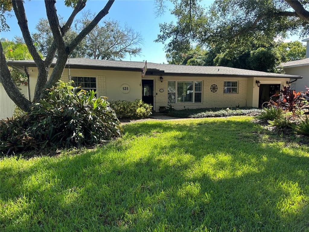 131 LAREDO WAY NE ST PETERSBURG, FL 33704