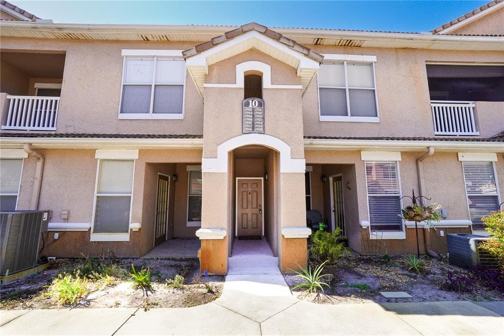 17920 VILLA CREEK DRIVE UNIT 17920 TAMPA, FL 33647