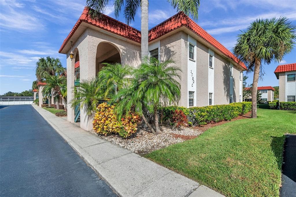 1750 BELLEAIR FOREST DRIVE UNIT C19