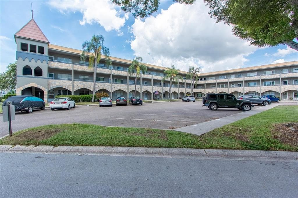 2462 BRAZILIA DRIVE UNIT 64 CLEARWATER, FL 33763