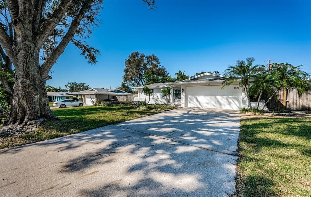 1624 ALGONQUIN DRIVE CLEARWATER, FL 33755