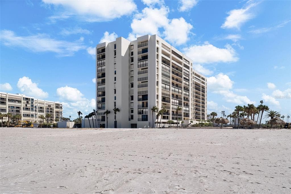 1460 GULF BOULEVARD UNIT 202 CLEARWATER BEACH, FL 33767