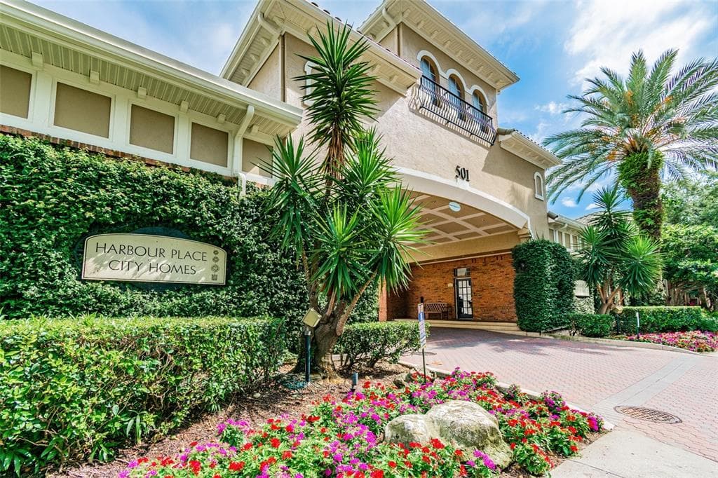 501 KNIGHTS RUN AVENUE UNIT 2208 TAMPA, FL 33602