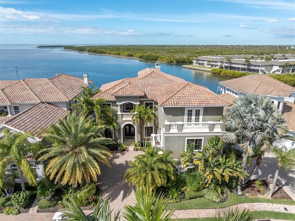 4118 CAUSEWAY VISTA DRIVE TAMPA, FL 33615