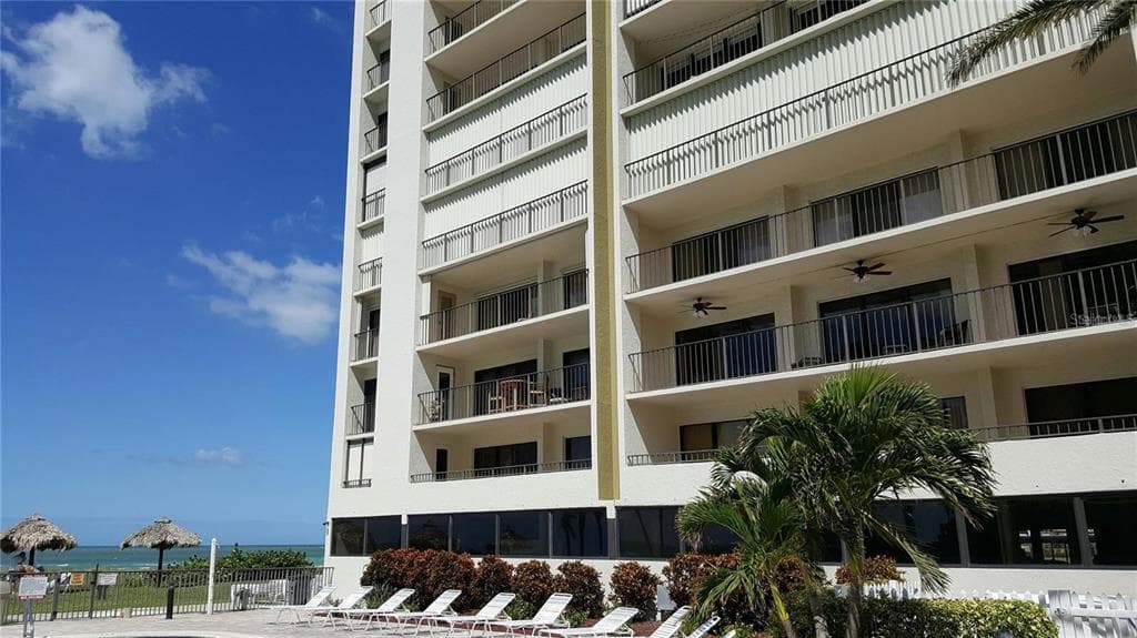 1480 GULF BOULEVARD UNIT 106 CLEARWATER BEACH, FL 33767