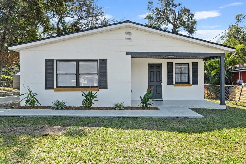 803 N CASTLE COURT TAMPA, FL 33612