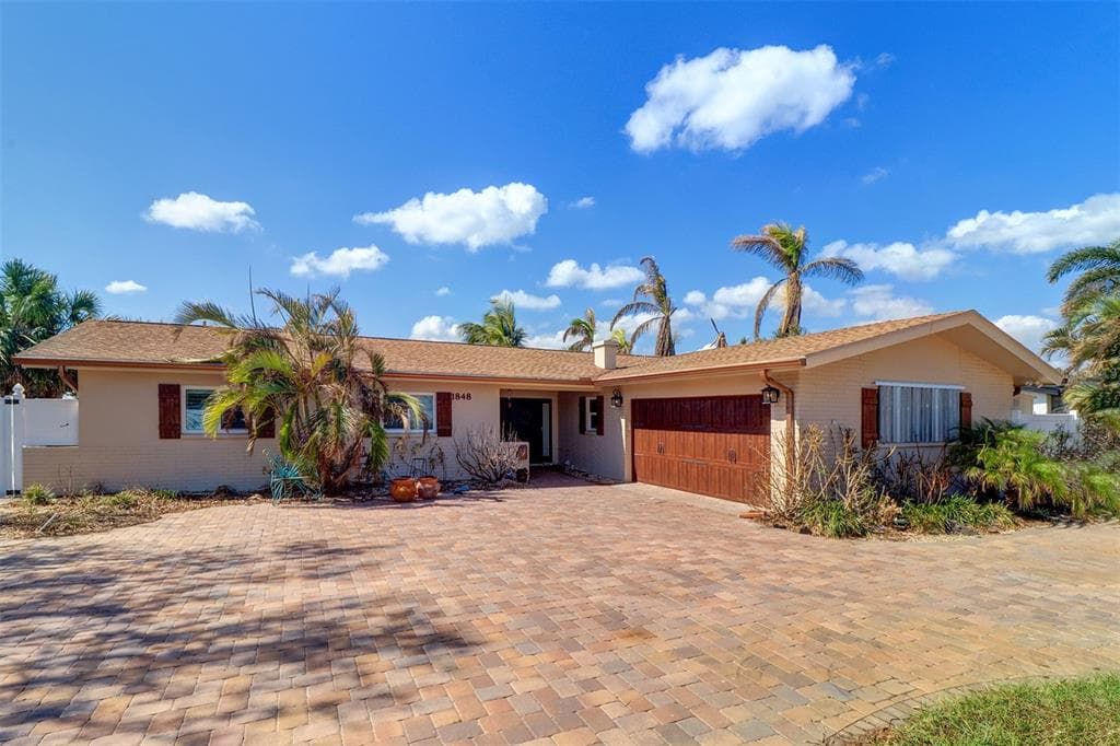 1848 DOLPHIN BOULEVARD S ST PETERSBURG, FL 33707