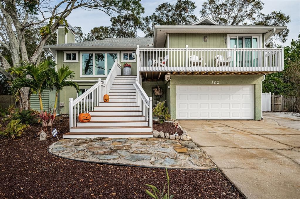 302 LAGOON DRIVE